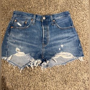 Ladies 501 Levi’s Shorts. W28. Never worn.
